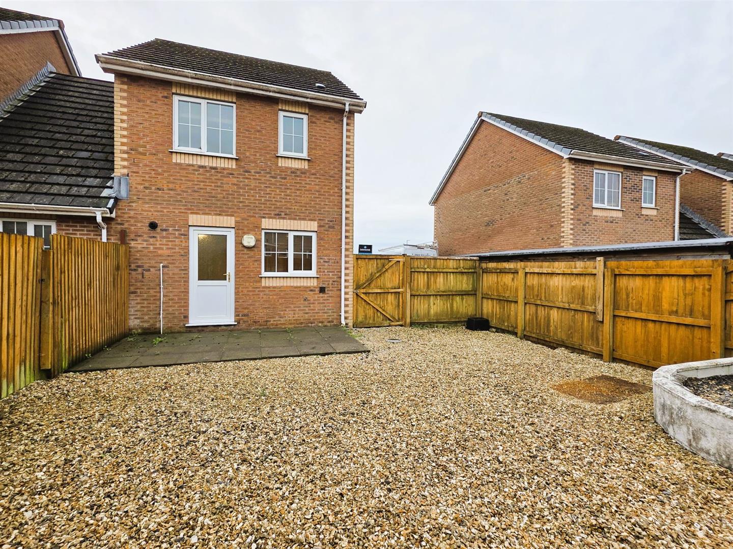 The Avenue, Llwynhendy